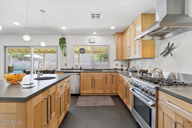 4038 S BIRCHETT Drive, Tempe, AZ 85282