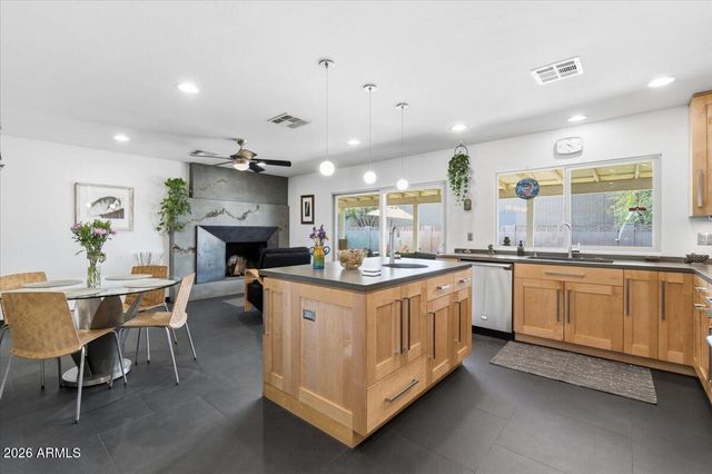 4038 S BIRCHETT Drive, Tempe, AZ 85282