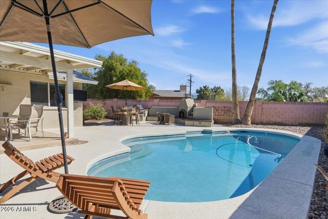 4038 S BIRCHETT Drive, Tempe, AZ 85282