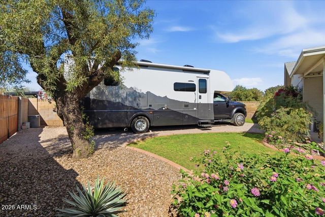 4038 S BIRCHETT Drive, Tempe, AZ 85282