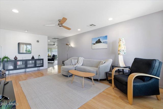 4038 S BIRCHETT Drive, Tempe, AZ 85282