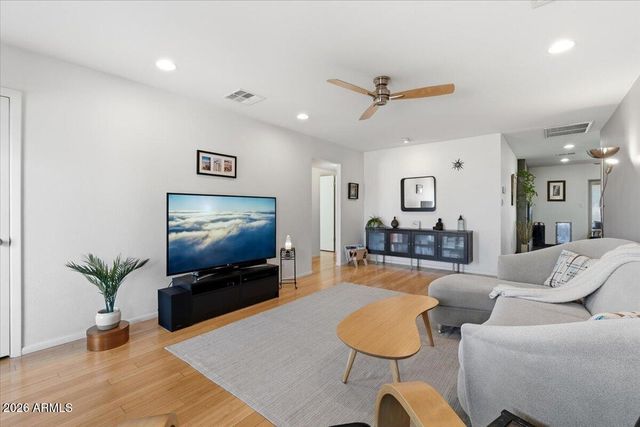 4038 S BIRCHETT Drive, Tempe, AZ 85282