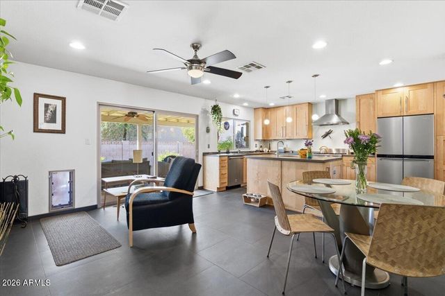 4038 S BIRCHETT Drive, Tempe, AZ 85282