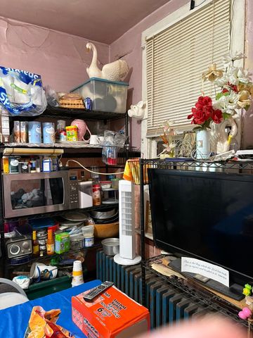 8750 S Exchange Avenue, Chicago, IL 60617