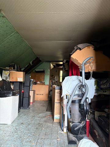 8750 S Exchange Avenue, Chicago, IL 60617