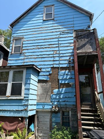 8750 S Exchange Avenue, Chicago, IL 60617