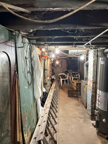 8750 S Exchange Avenue, Chicago, IL 60617