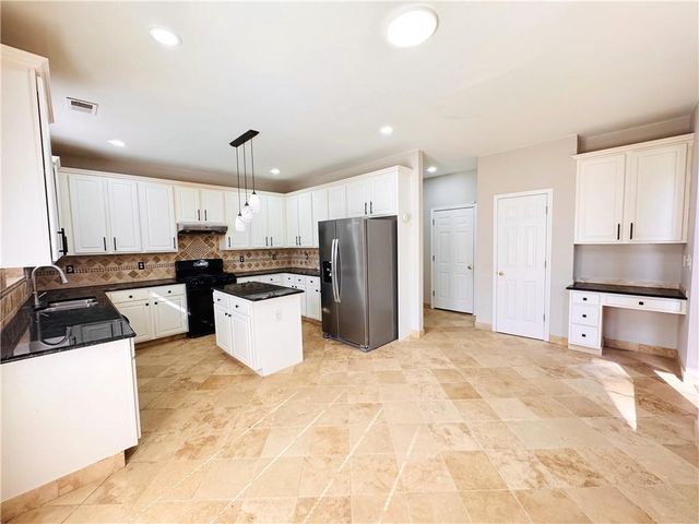 152 Parkstone Way, Marietta, GA 30066