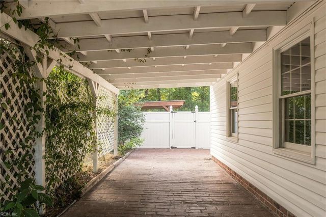 7324 Longview DR, Quinton, VA 23141