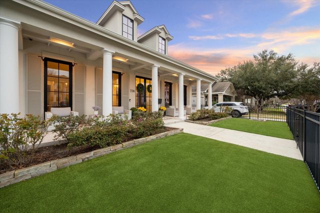 716 E 10th Street, Houston, TX 77008