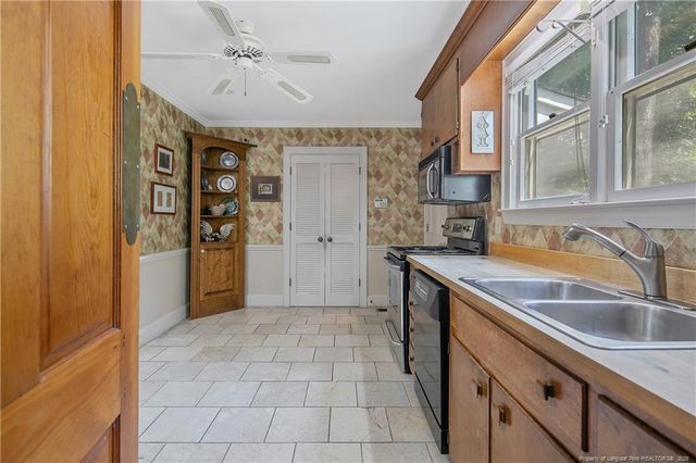 1610 Twin Oak Drive, Fayetteville, NC 28305