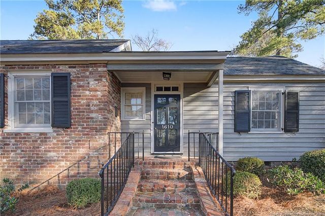 1610 Twin Oak Drive, Fayetteville, NC 28305