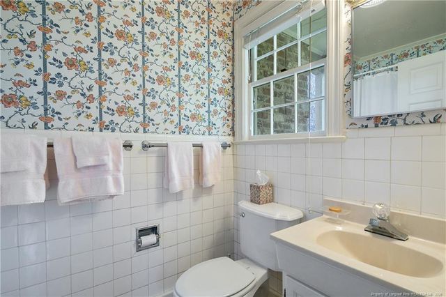 1610 Twin Oak Drive, Fayetteville, NC 28305