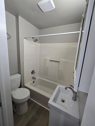 907 JACKSON STREET, Oshkosh, WI 54901