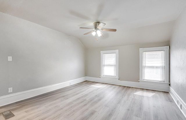 907 JACKSON STREET, Oshkosh, WI 54901