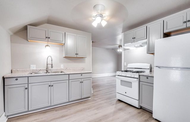 907 JACKSON STREET, Oshkosh, WI 54901