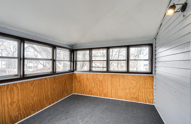 907 JACKSON STREET, Oshkosh, WI 54901