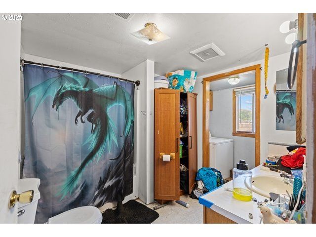 203 DEPOT St, Milton Freewater, OR 97862