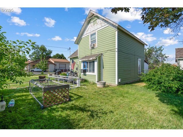 203 DEPOT St, Milton Freewater, OR 97862