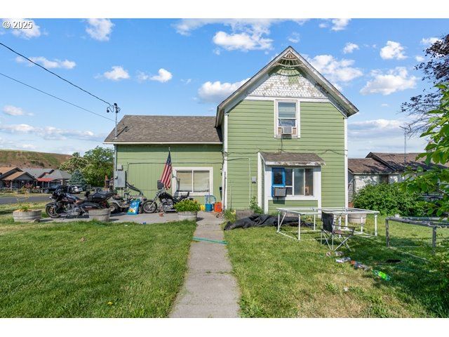 203 DEPOT St, Milton Freewater, OR 97862