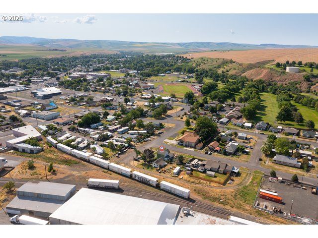 203 DEPOT St, Milton Freewater, OR 97862