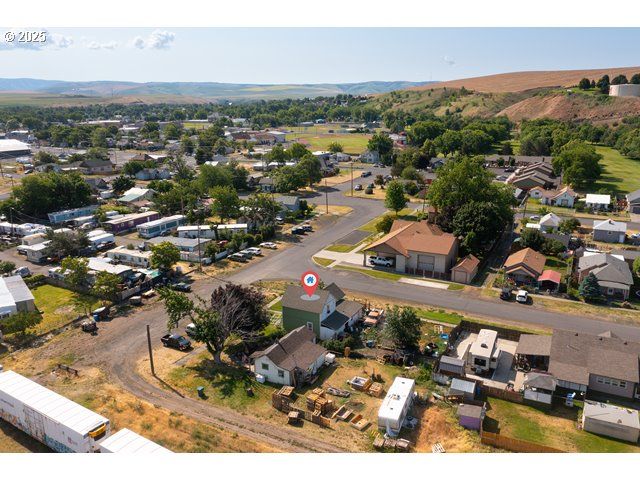 203 DEPOT St, Milton Freewater, OR 97862