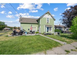 203 DEPOT St, Milton Freewater, OR 97862