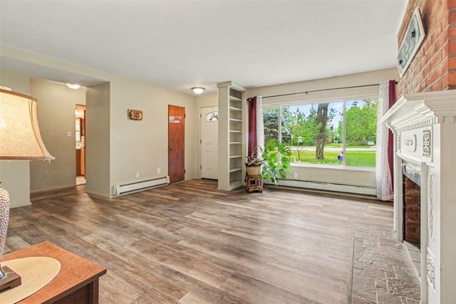 32633 6 Mile Road, Livonia, MI 48152