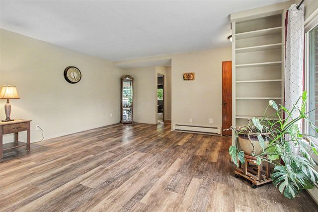 32633 6 Mile Road, Livonia, MI 48152