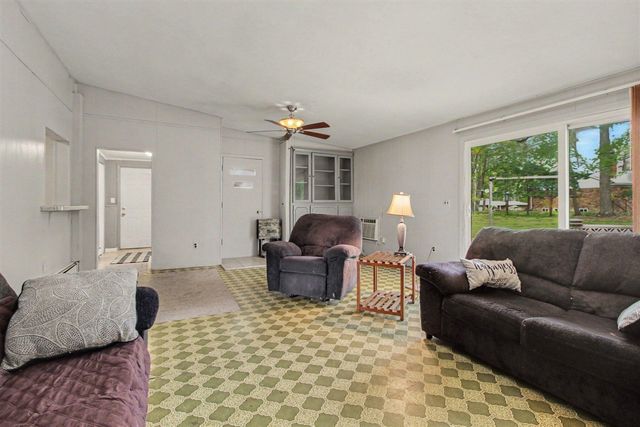 32633 6 Mile Road, Livonia, MI 48152