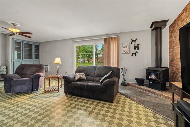32633 6 Mile Road, Livonia, MI 48152