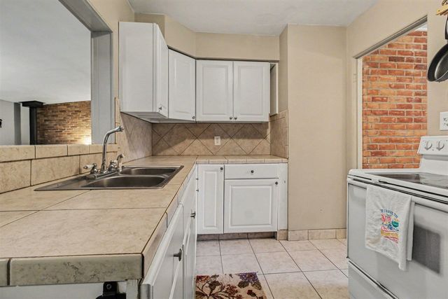 32633 6 Mile Road, Livonia, MI 48152