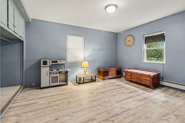 32633 6 Mile Road, Livonia, MI 48152
