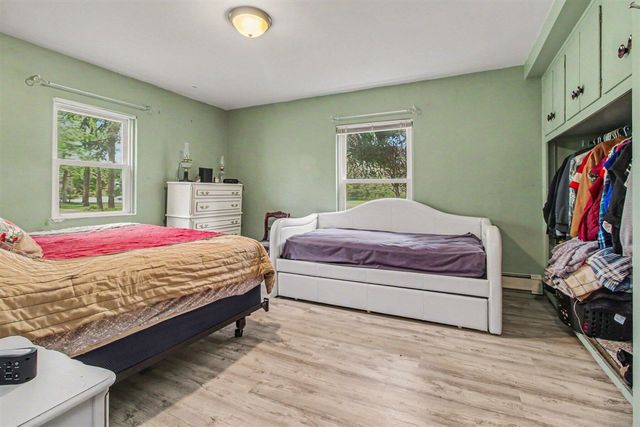 32633 6 Mile Road, Livonia, MI 48152