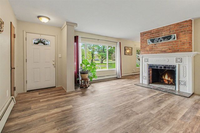 32633 6 Mile Road, Livonia, MI 48152
