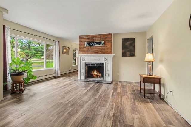 32633 6 Mile Road, Livonia, MI 48152