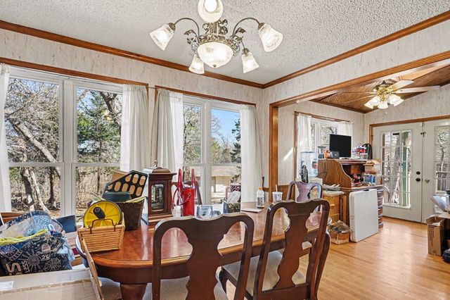 7 Brian Place, Pecan Hill, TX 75165