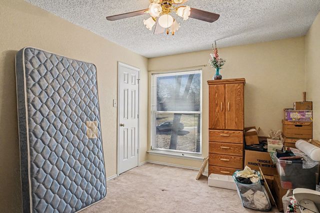 7 Brian Place, Pecan Hill, TX 75165