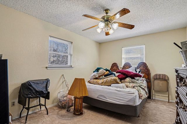 7 Brian Place, Pecan Hill, TX 75165