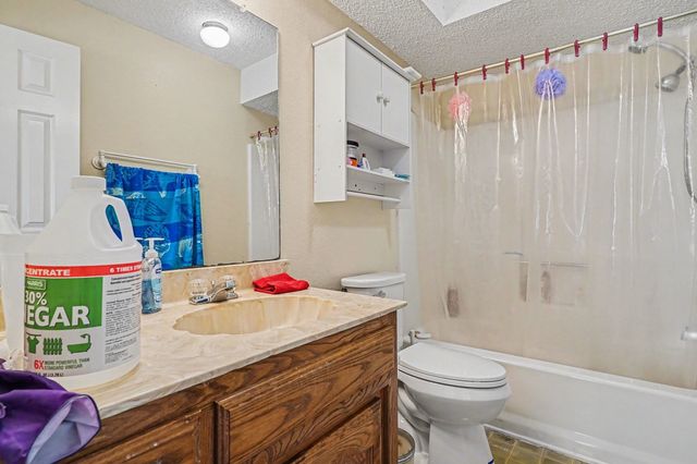 7 Brian Place, Pecan Hill, TX 75165