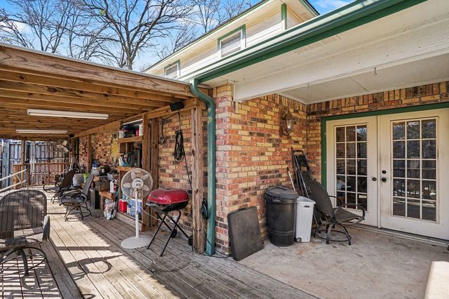 7 Brian Place, Pecan Hill, TX 75165