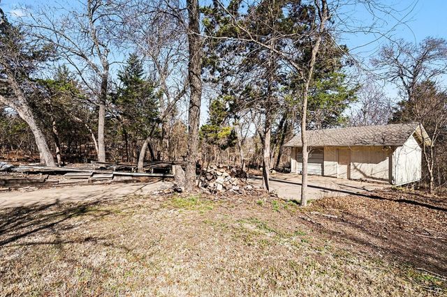 7 Brian Place, Pecan Hill, TX 75165