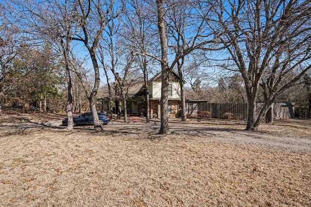 7 Brian Place, Pecan Hill, TX 75165