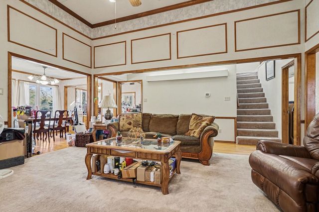 7 Brian Place, Pecan Hill, TX 75165