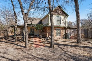 7 Brian Place, Pecan Hill, TX 75165