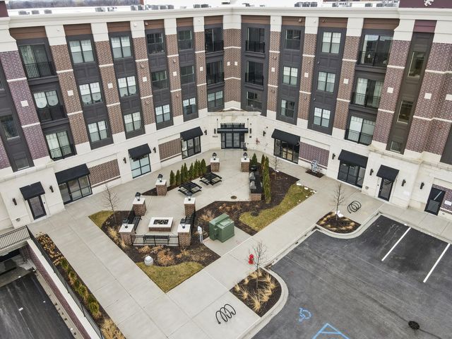 9610 N Centennial Drive 206, Munster, IN 46321