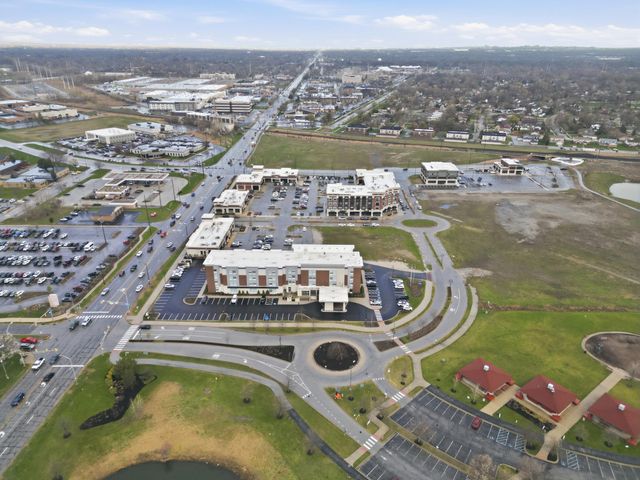 9610 N Centennial Drive 206, Munster, IN 46321