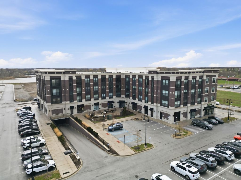 9610 N Centennial Drive 206, Munster, IN 46321
