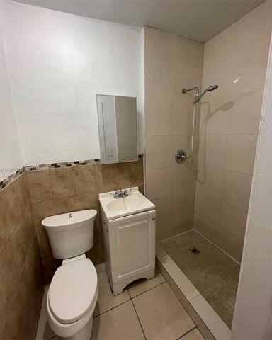 120 NE 185th Ter 120, Miami, FL 33179