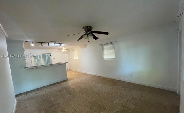 120 NE 185th Ter 120, Miami, FL 33179